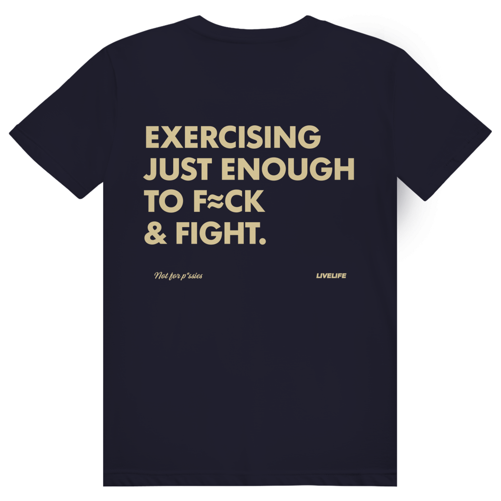 Exercising Just Enough - Freches Gym Statement - Premium Bio Unisex (Rückendruck) T-Shirt