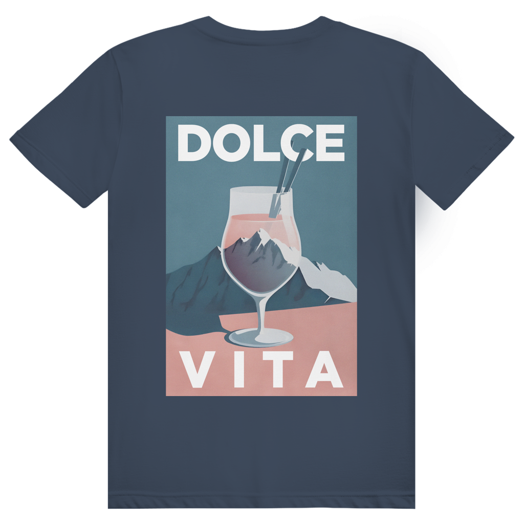 Dolce Vita Mountain Spritz - Ästhetisches Berge, Après Ski & Spritz Design - Premium Bio Unisex (Rückendruck) T-Shirt