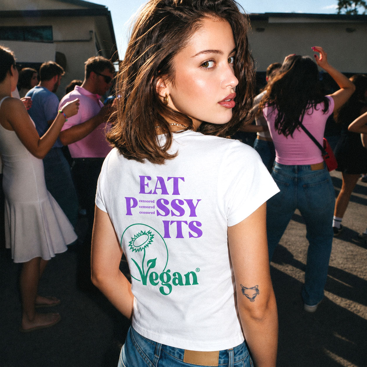 EAT PUSSY IT'S VEGAN - Censored - Liebe & Love Statement - Premium Bio Unisex (Rückendruck) T-Shirt